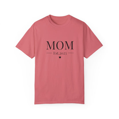 Mom Est. 2023 T-Shirt