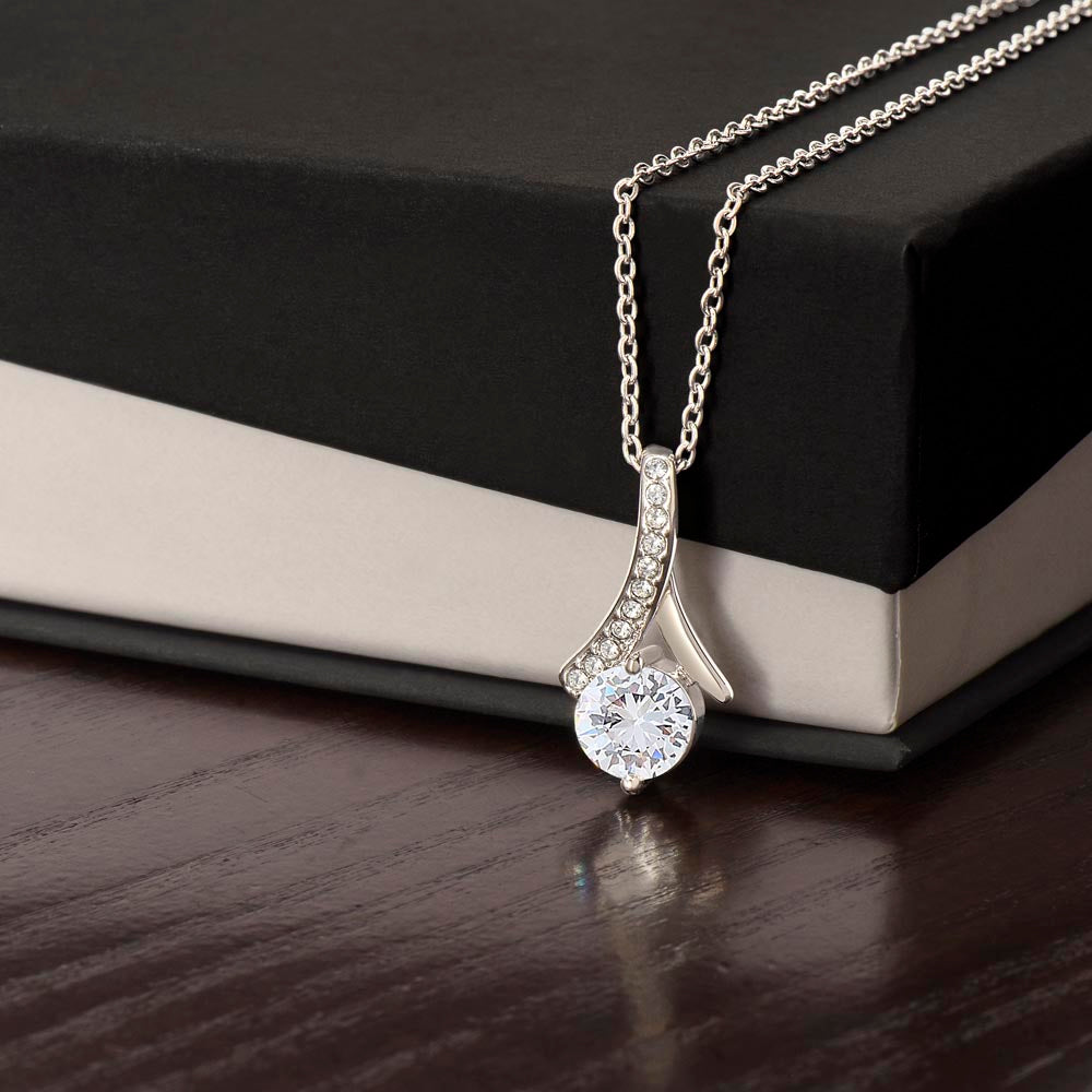 Aluring Beauty Pendant & Necklace